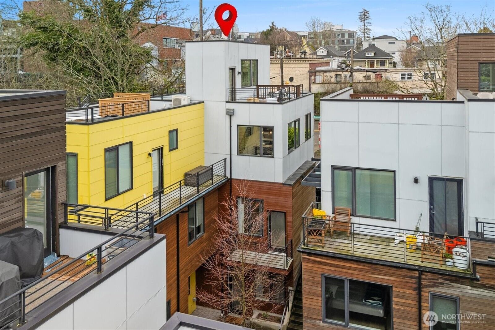 Property Photo:  3813  Fremont Lane N  WA 98103 