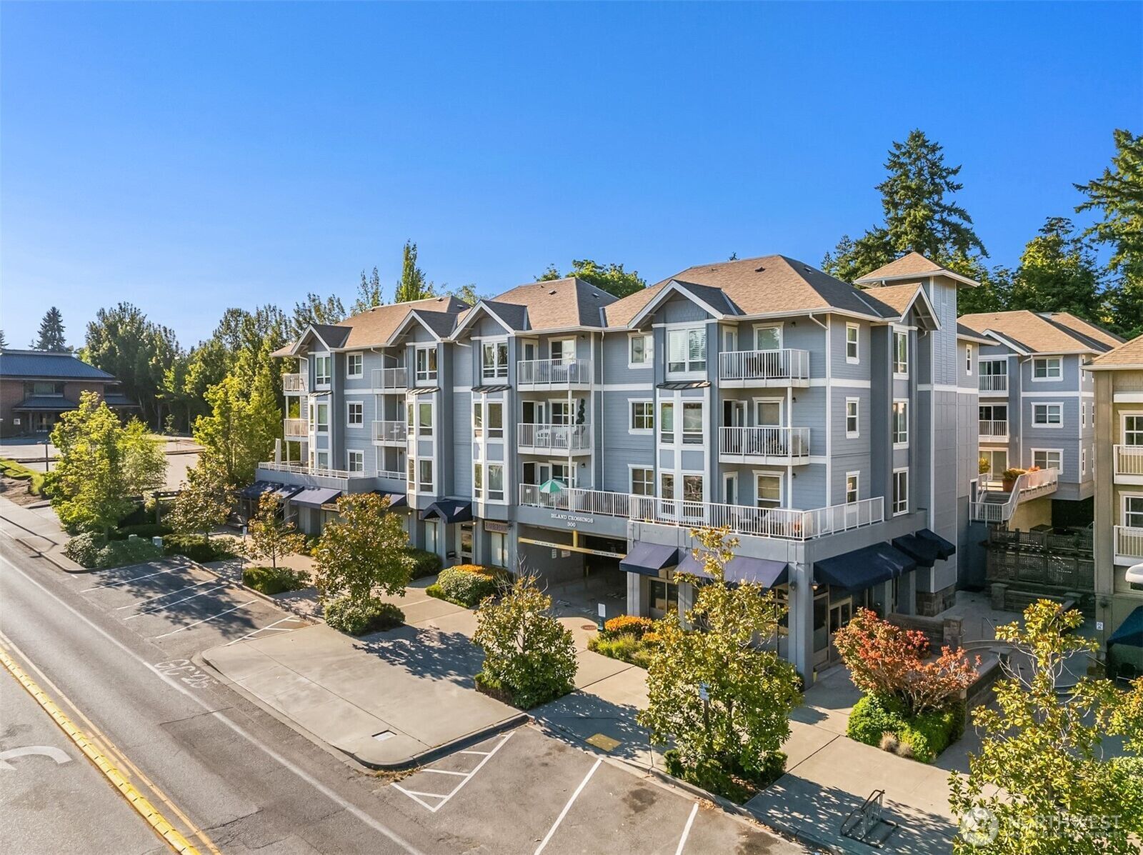 Property Photo: 300 High School Road NE 419 WA 98110