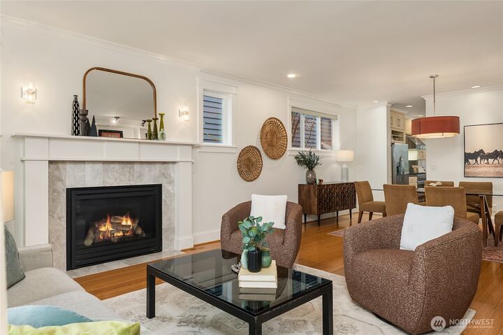 Property Photo:  5537  37th Avenue NE  WA 98105 