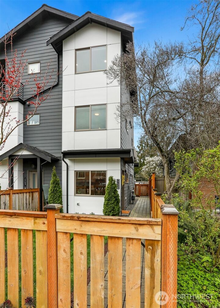 Property Photo: 7753 26th Avenue NW B WA 98117