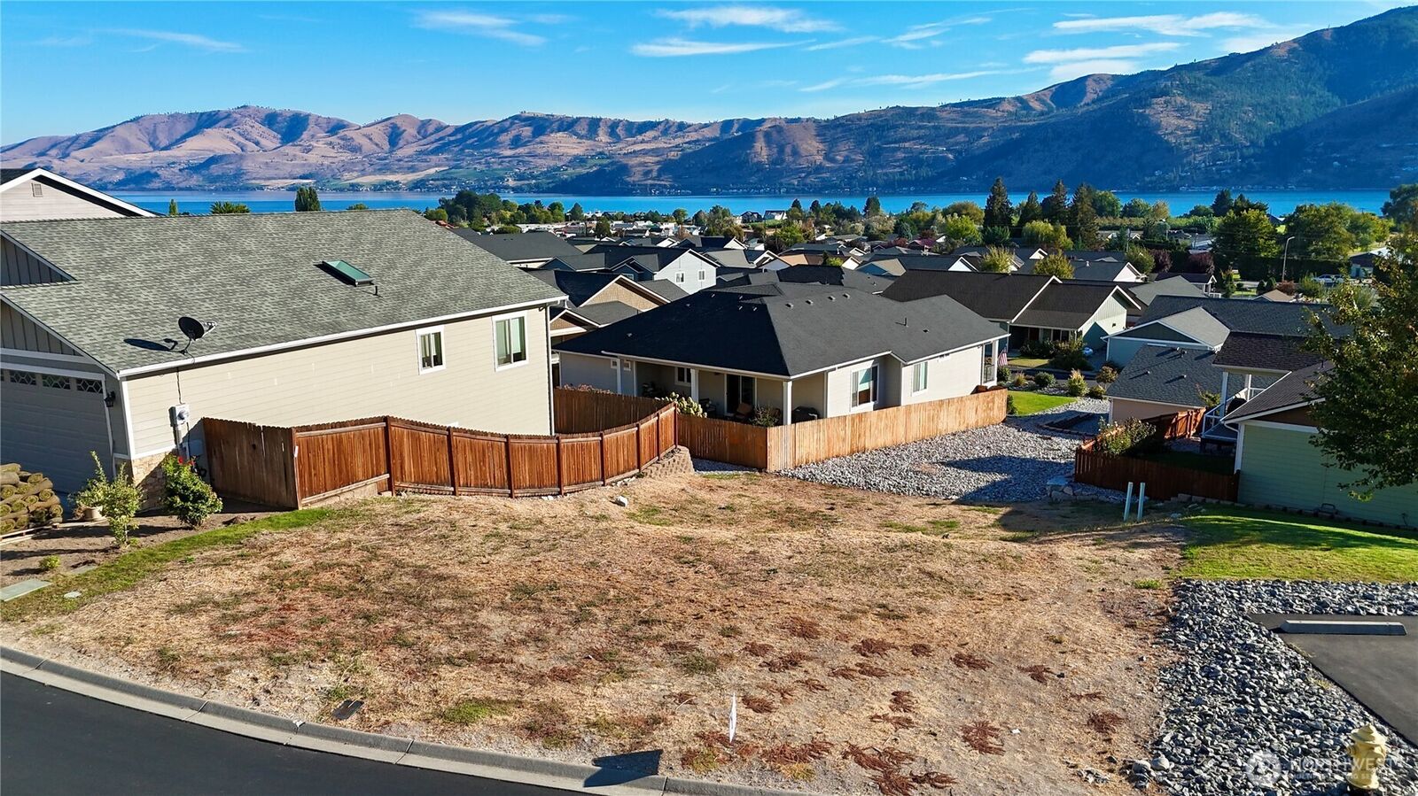 Property Photo:  516  Village Drive  WA 98831 