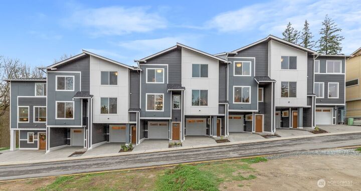 Property Photo: 16823 Alder Way G6 WA 98037