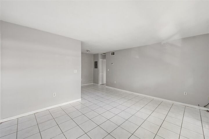 Property Photo: 1925 Madison Street 22 FL 33020