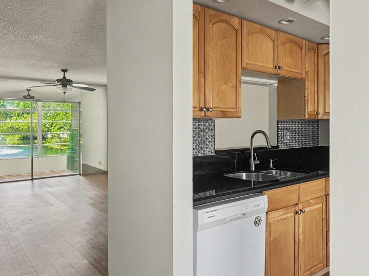 Property Photo:  5171 W Oakland Park Boulevard 110  FL 33313 