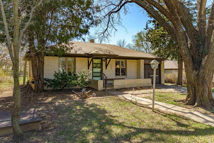Property Photo:  1335 W Olive  KS 67042 