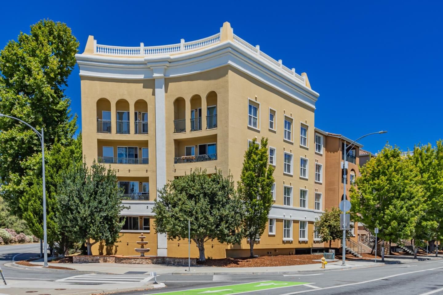 Property Photo:  1445 Fruitdale Avenue 101  CA 95128 