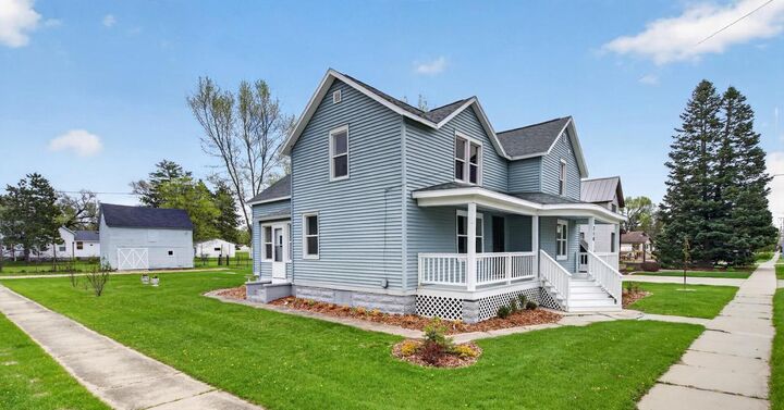 Property Photo: 210 N Farmer Street WI 54968