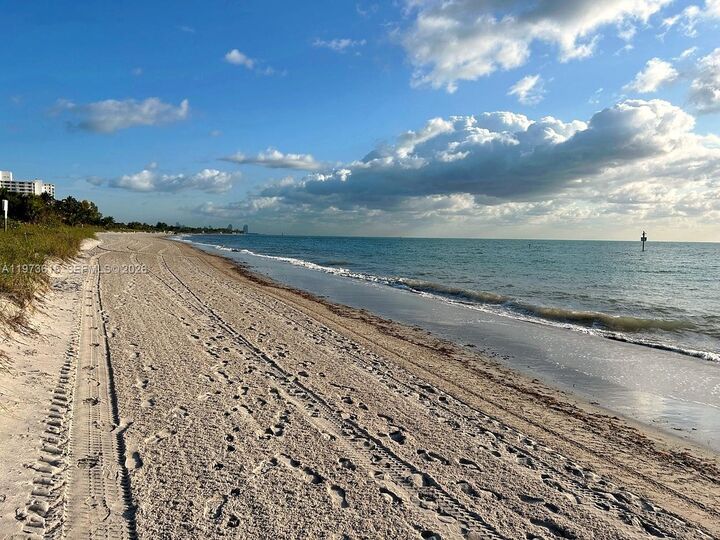 Property Photo: 430 Grand Bay Dr 801 FL 33149