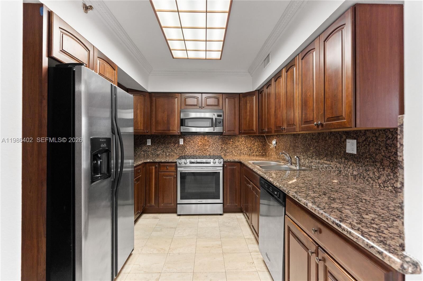 Property Photo:  3600 Mystic Pointe Dr 310  FL 33180 