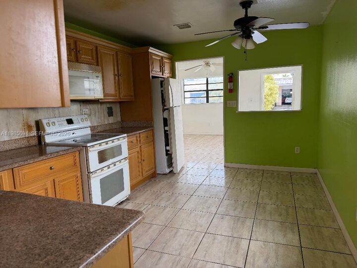 Property Photo:  2001 SW 100th Ave  FL 33025 