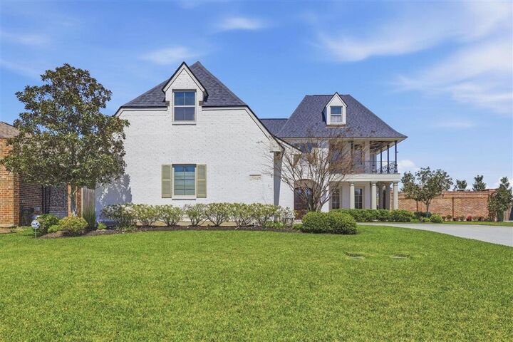 Property Photo:  1114 Benvue Lane  LA 70605 