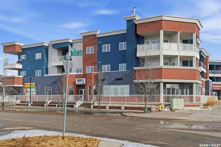 Property Photo: 412 Willowgrove Square 205 SK S7W 0T2