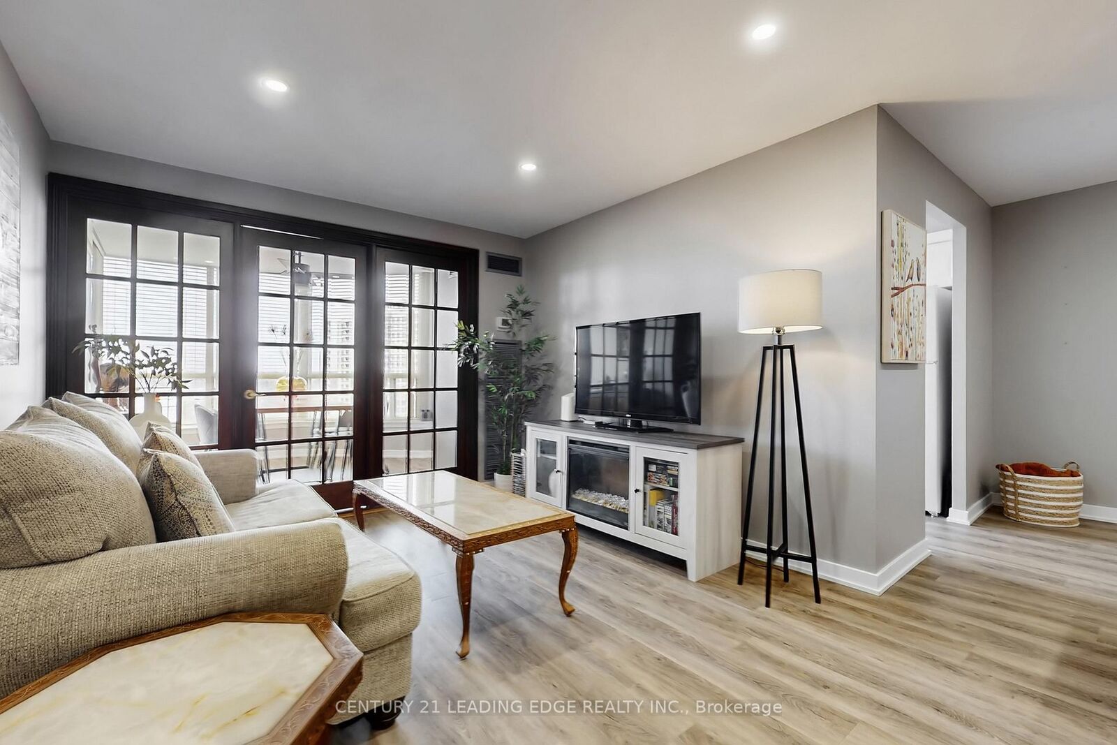 Photo de la propriété: 1880 Valley Farm Road 924 ON L1V 6B3