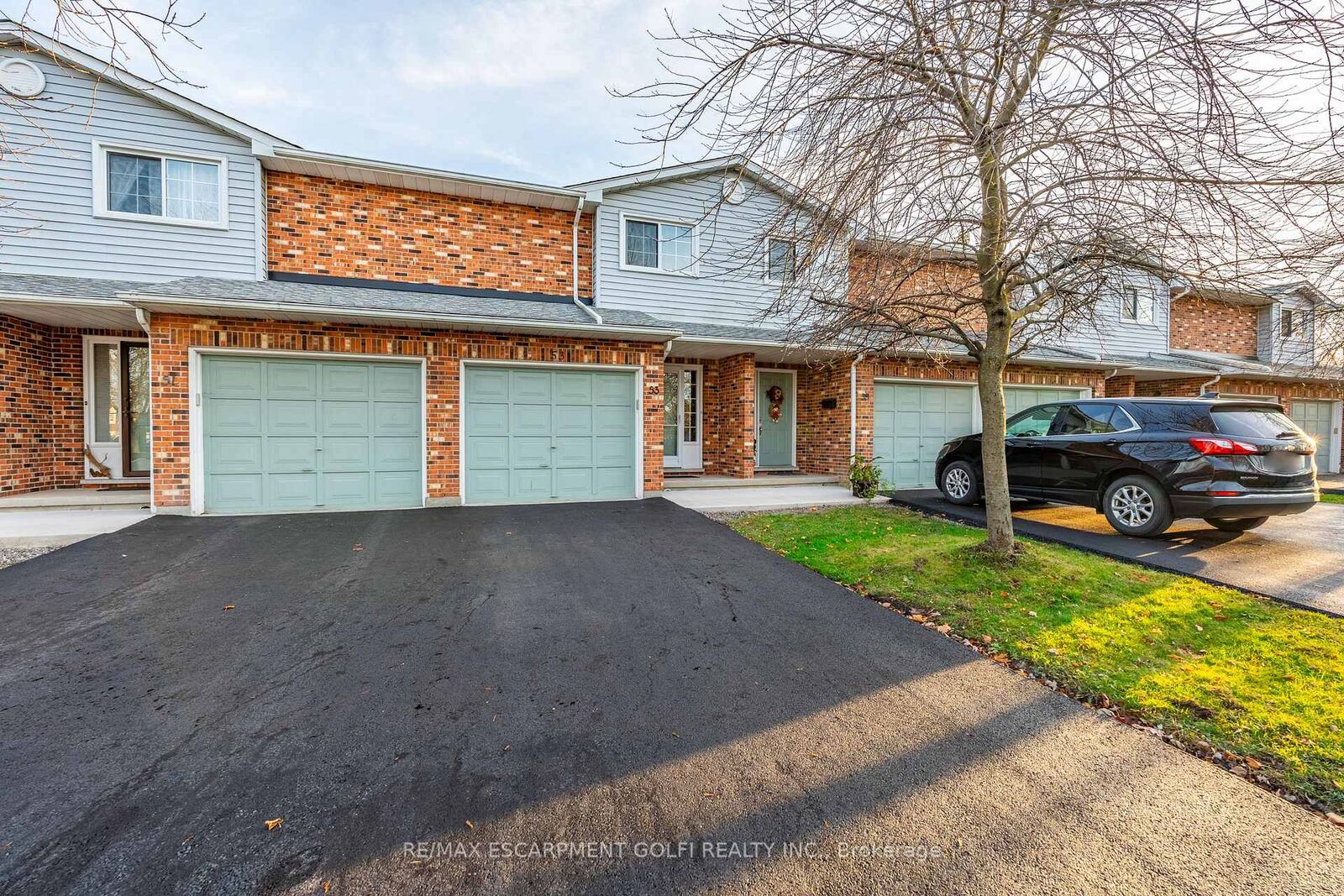 Property Photo: 53 Myrtle Avenue ON L2M 5W2