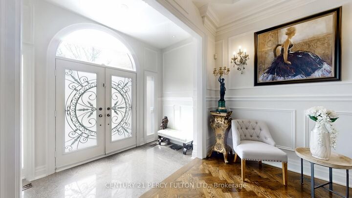 Photo de la propriété: 126 Old Surrey Lane ON L4C 8S6