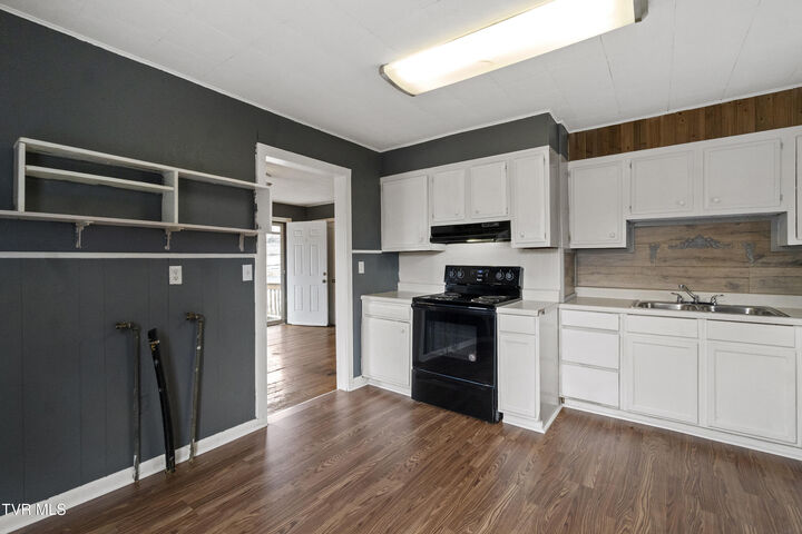 Property Photo:  1230 Indian Ridge Road  TN 37604 