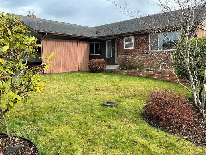 Property Photo: 535 Birch St S BC V9W 6A7