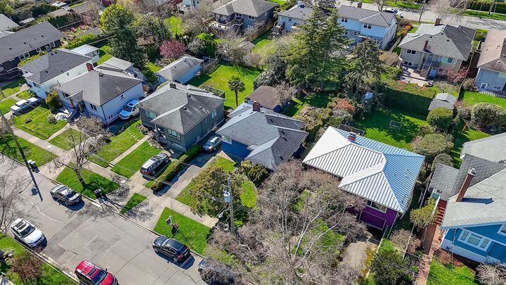 Property Photo: 444 Stannard Ave BC V8S 3M5