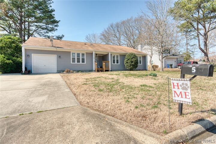 Property Photo: 5 Sundance Place VA 23608