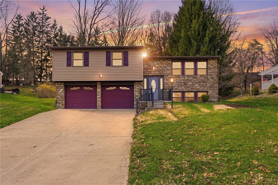 Property Photo:  8225 E Van Buren Drive  PA 15237 