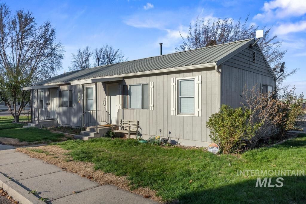Property Photo:  101/103 Wilson  ID 83617 