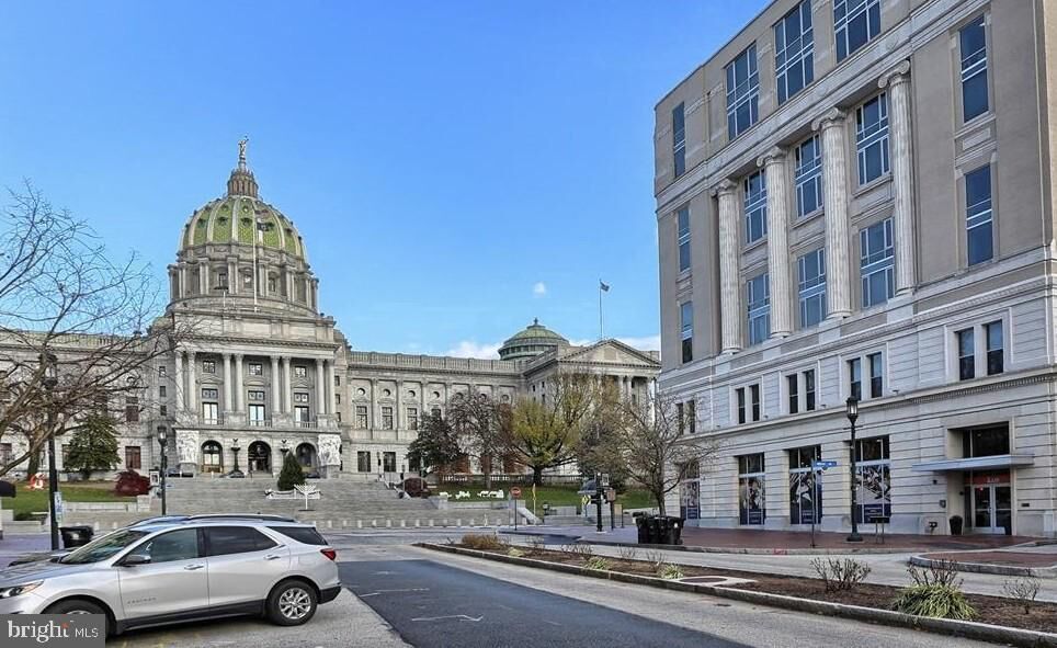 Property Photo:  231 State Street 204  PA 17101 