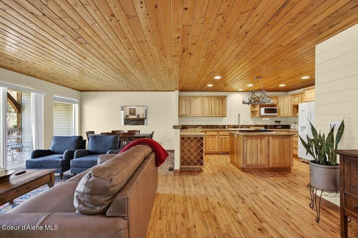 Property Photo:  33885 N Moonbeam Ct  ID 83803 