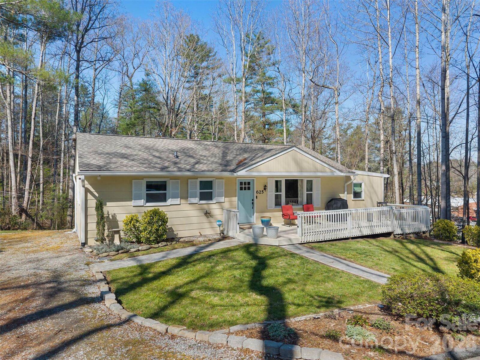 Property Photo: 625 Lenox Place NC 28739