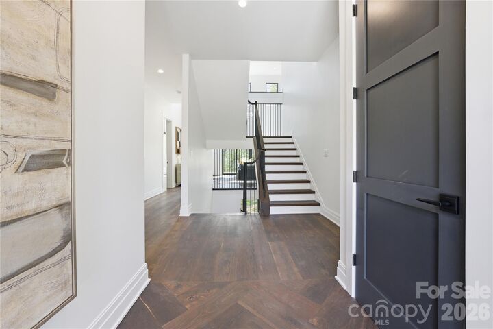 Property Photo:  1423 S Wendover Road  NC 28211 