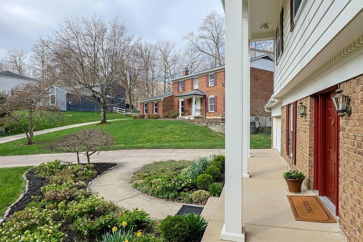 Property Photo: 3261 Boxwood Circle OH 45241