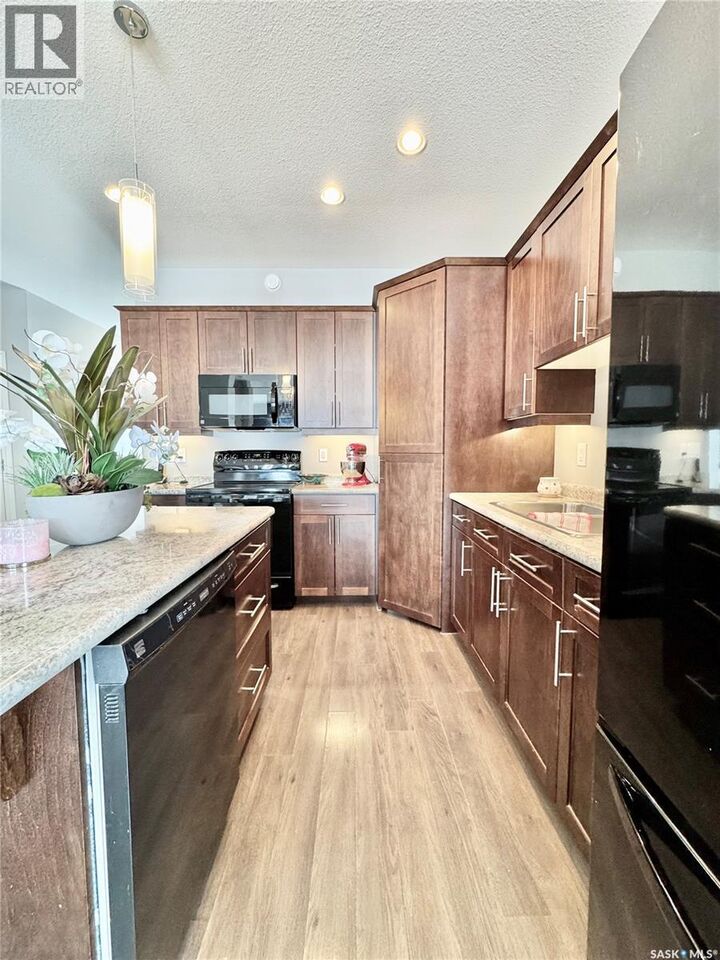 Property Photo: 9 550 Southwood Drive SK S6V 4T9