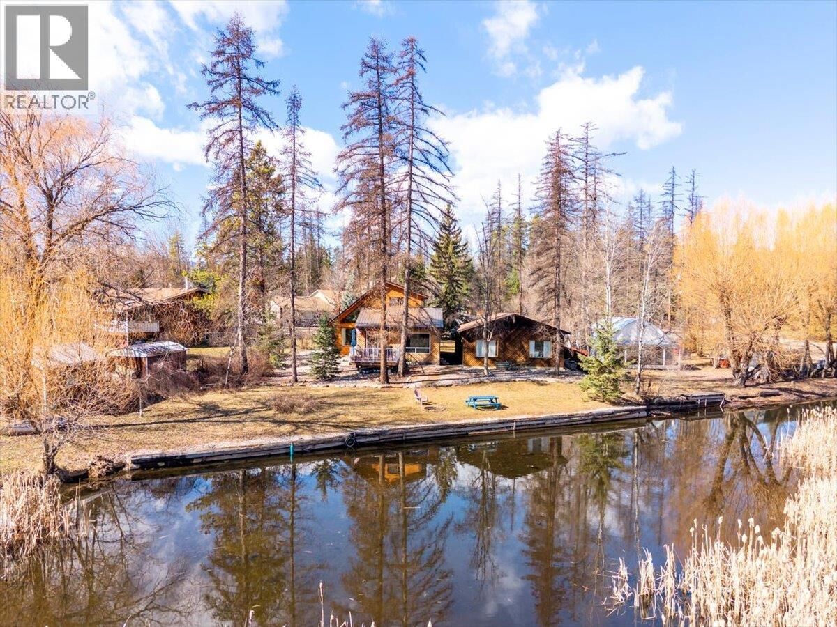 Property Photo: 1536 Tie Lake Loop Rd. N Road BC V0B 1T0