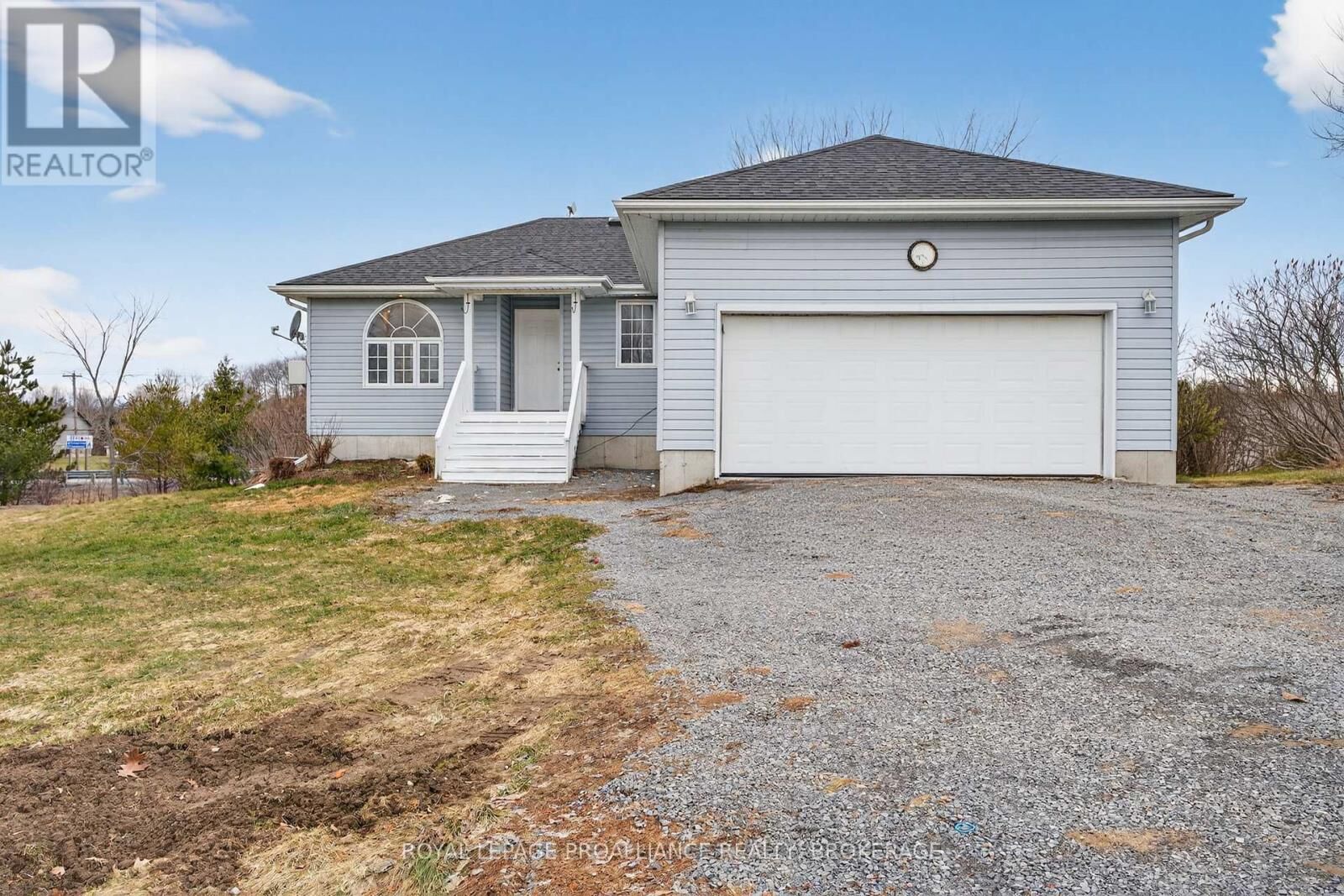 Property Photo: 3081 Barnaby Court ON K0H 1H0