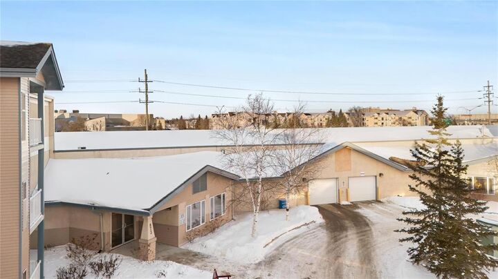 Property Photo: 873 Waverley Street MB R3T 6C3