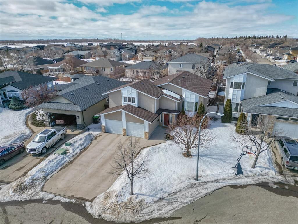 Property Photo:  8 Storm Bay  MB R7B 4E8 