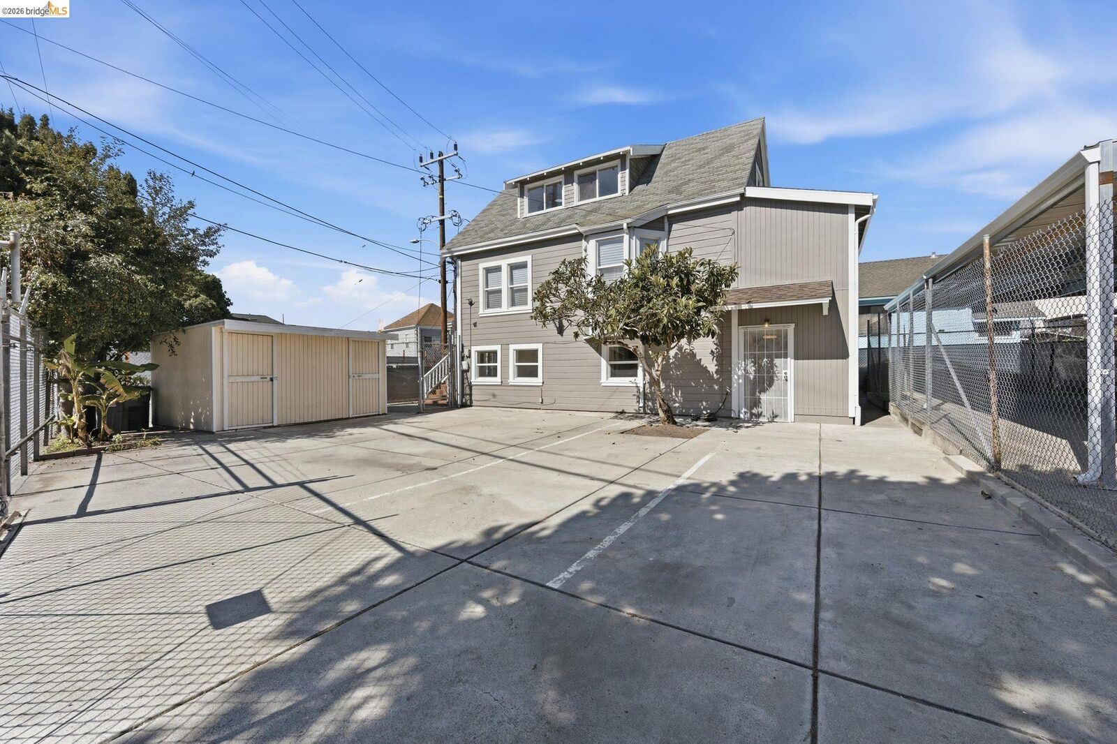 Property Photo:  5334 E 10th  CA 94601 