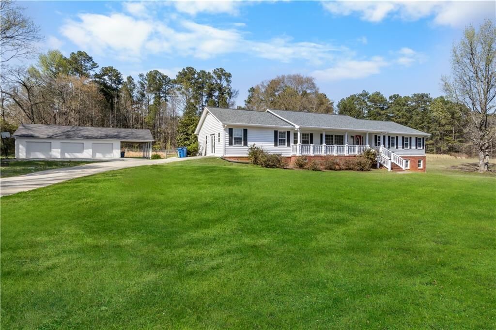 Property Photo:  221 Griffin Mountain Trl  GA 30013 