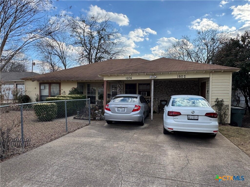 Property Photo:  1602 Alamo Avenue  TX 76541 