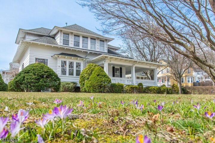 Property Photo:  6 W Dewey Ave  NJ 07885 