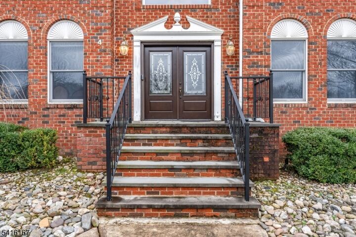 Property Photo:  4 Dumont Ct  NJ 08807 