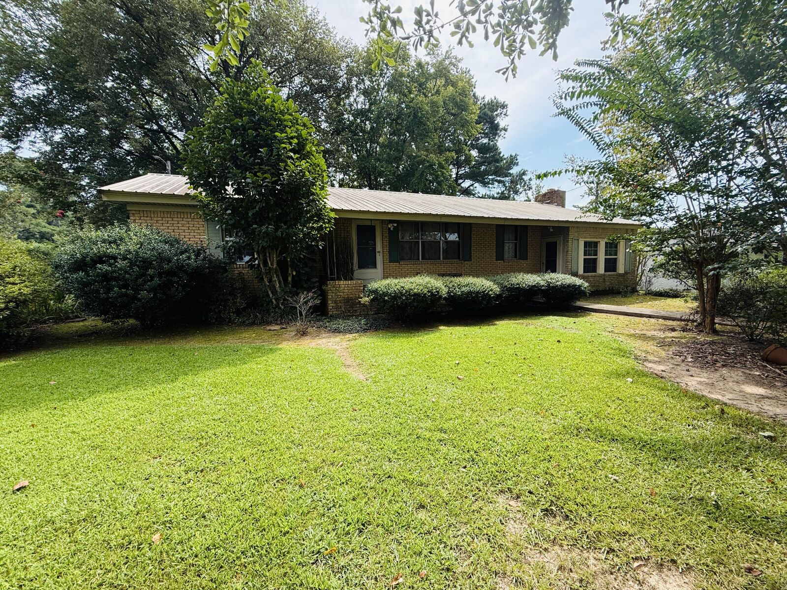 Property Photo:  310 Old Walthall Rd  MS 39744 