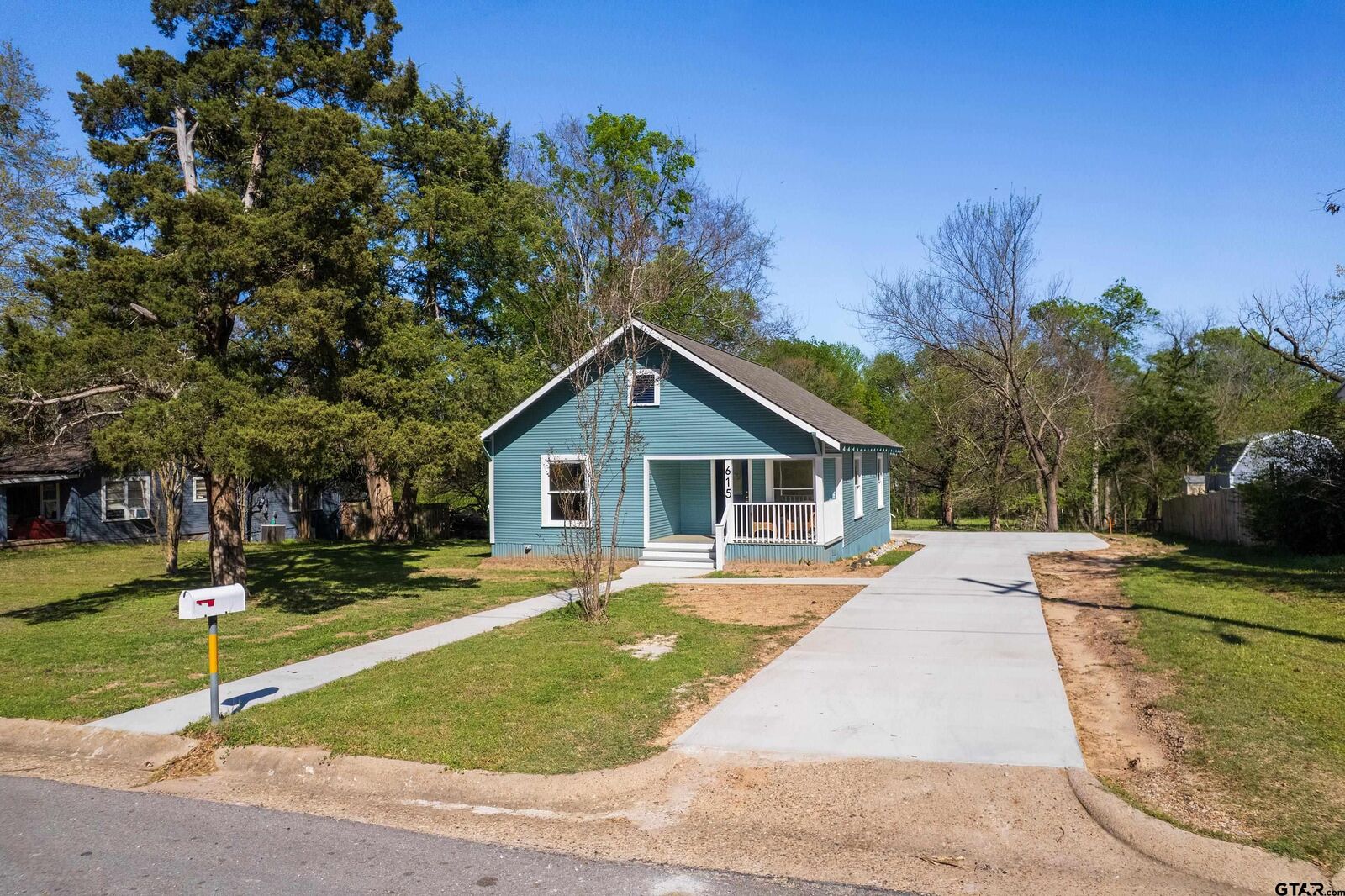 Property Photo: 615 Holbrook St. TX 75457