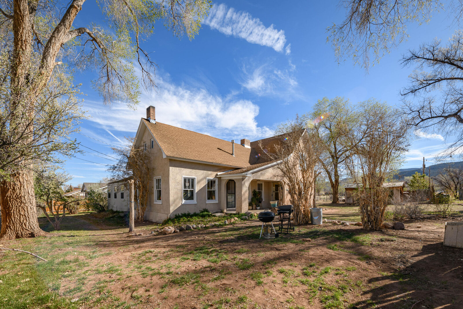 Property Photo:  207 E 300 N  UT 84761 