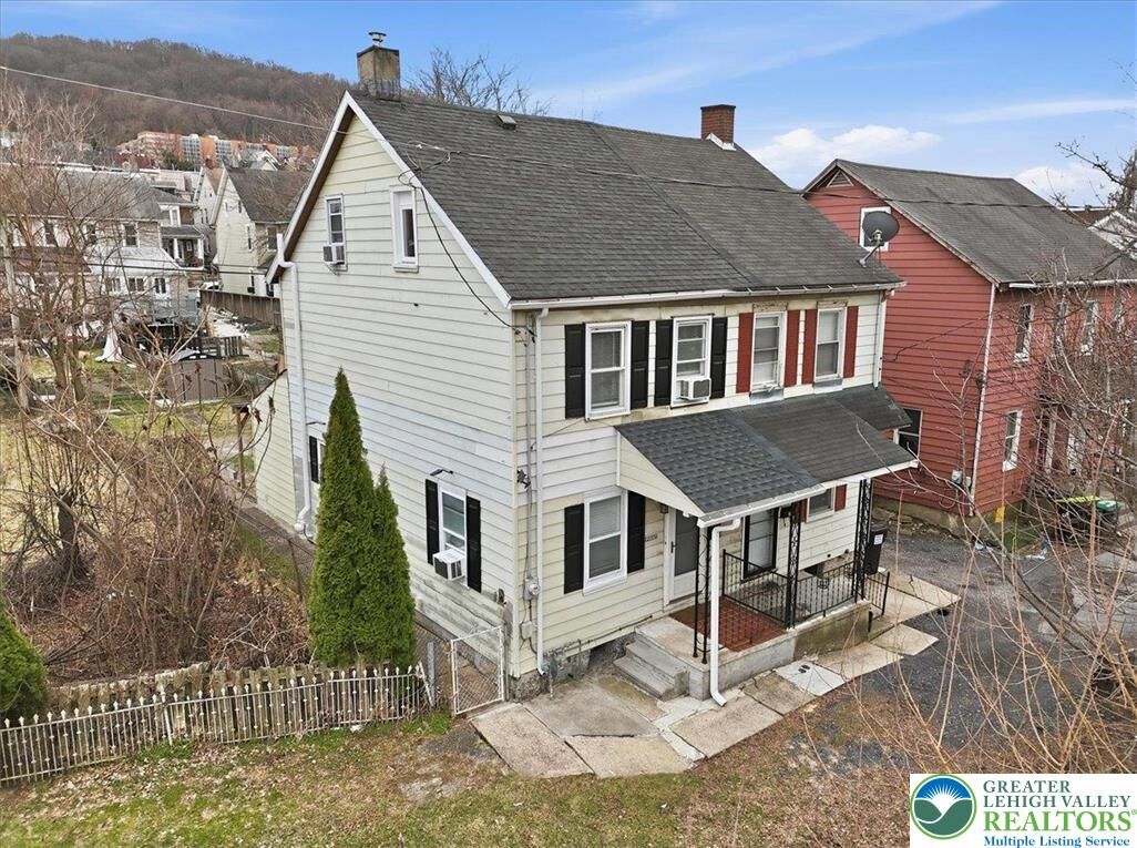 Property Photo:  1226 Railroad Street  PA 18015 