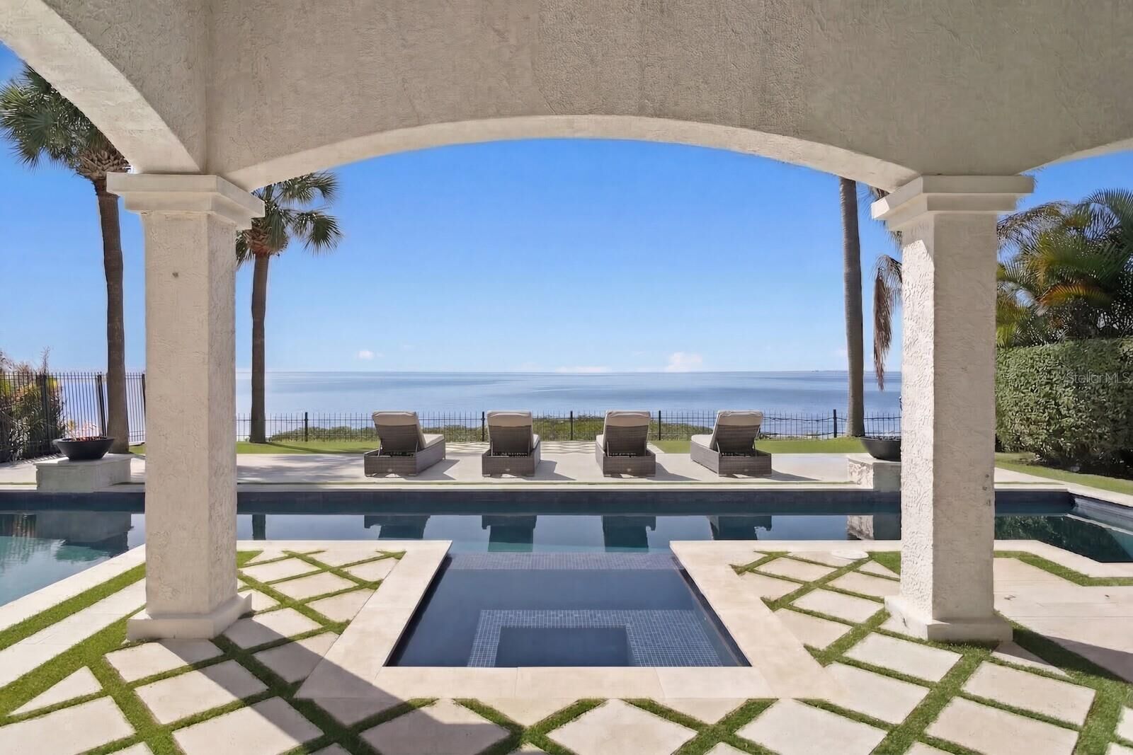 Property Photo:  3915 Snapper Pointe Drive  FL 33611 