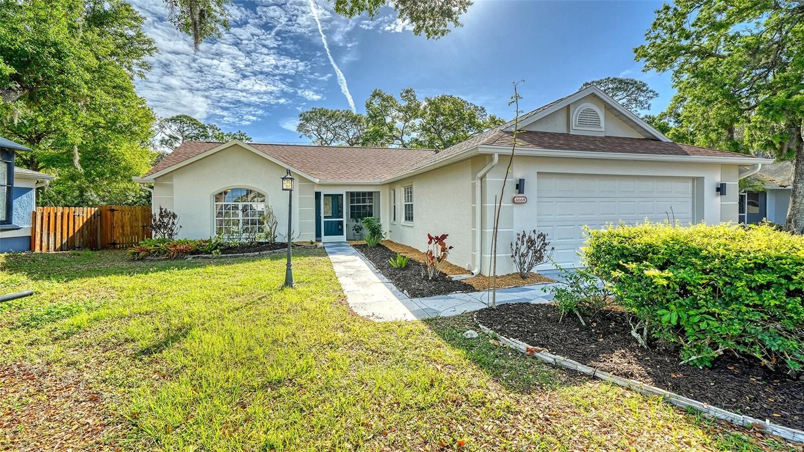 Property Photo:  4668 Hamlets Grove Drive  FL 34235 