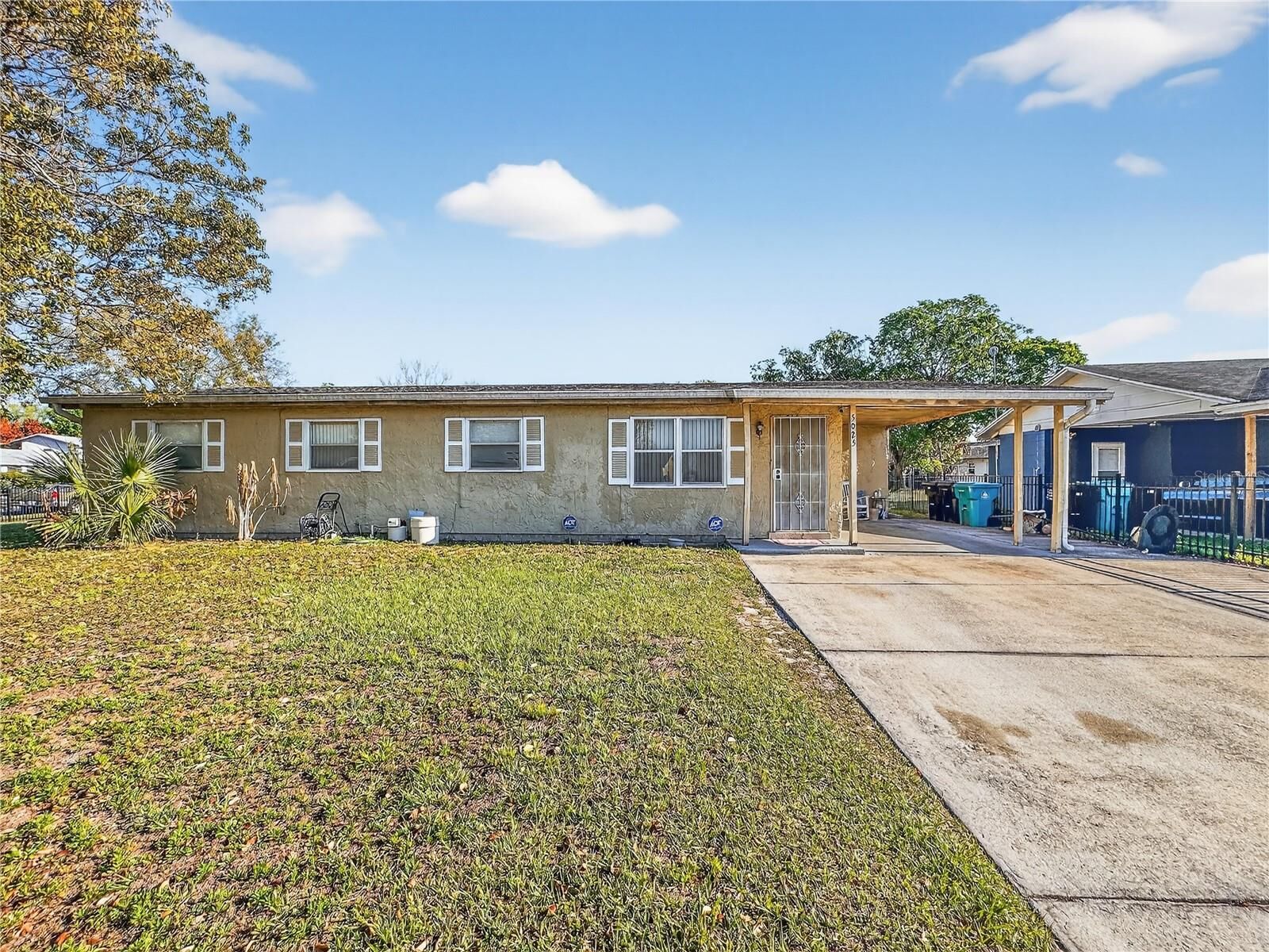 Property Photo: 5025 Lescot Lane FL 32811