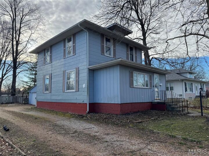 Property Photo:  709 Mayo Street  IL 62626 