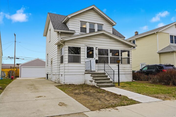 Property Photo:  352 E Goulson Avenue  MI 48030 