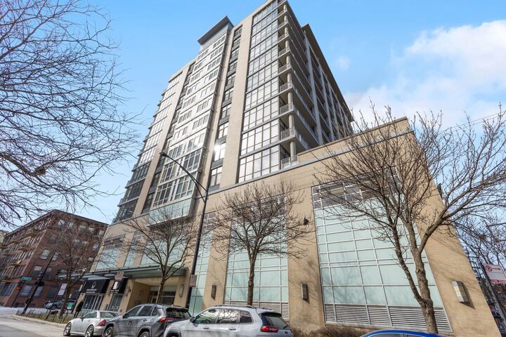 Property Photo: 212 E Cullerton Street 603 IL 60616